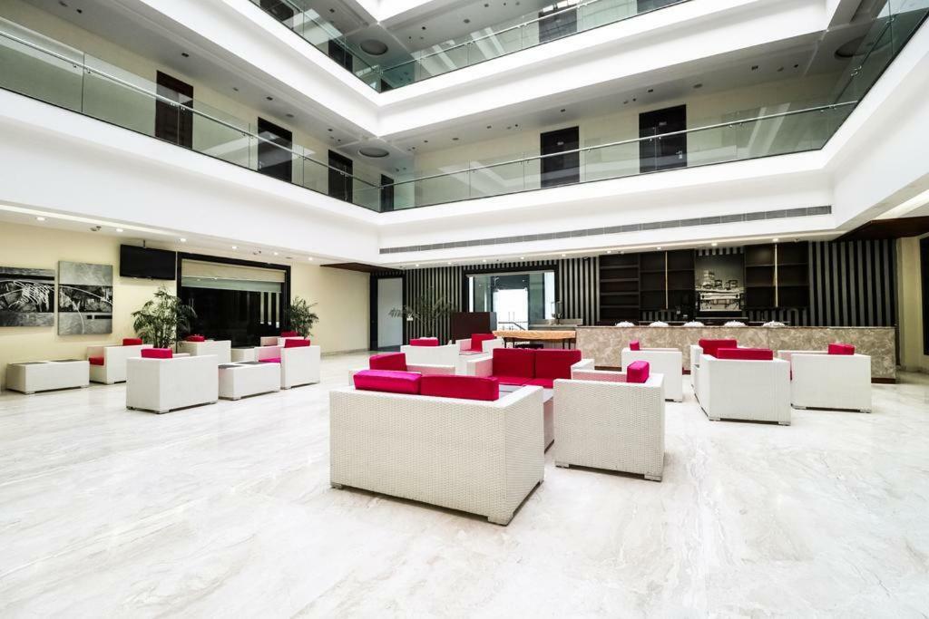 La Silver Leaf Hotell Nawāshahr Eksteriør bilde