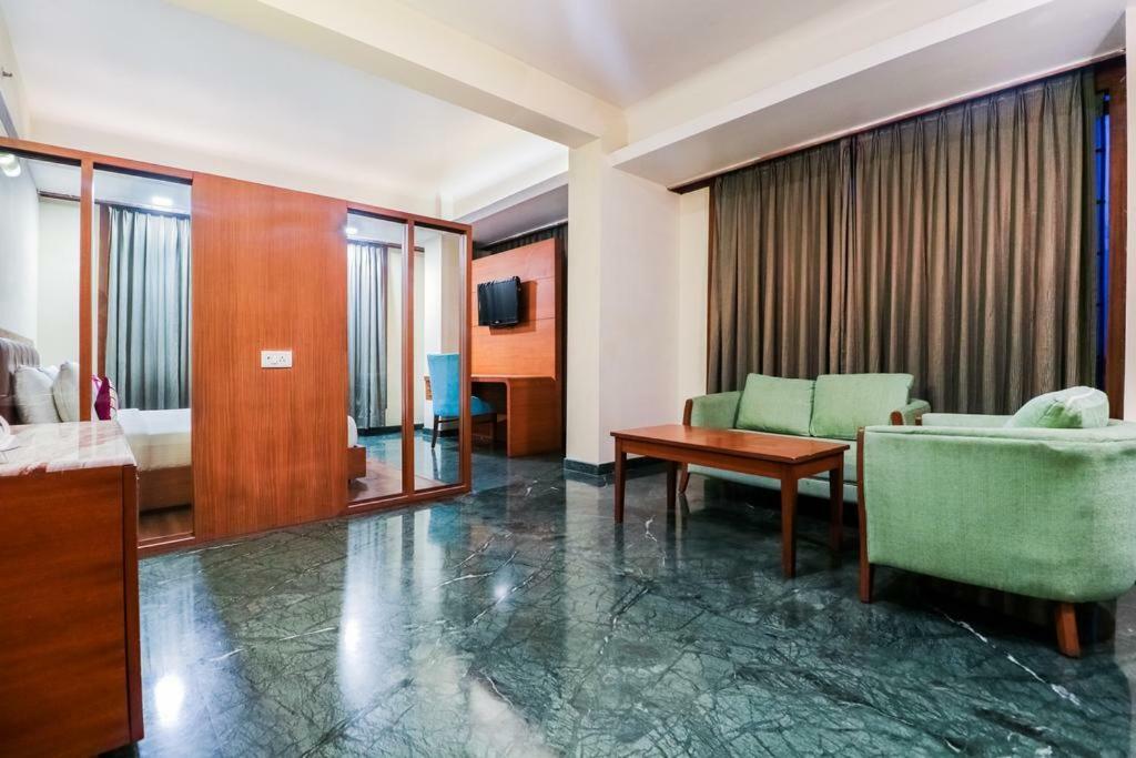 La Silver Leaf Hotell Nawāshahr Eksteriør bilde