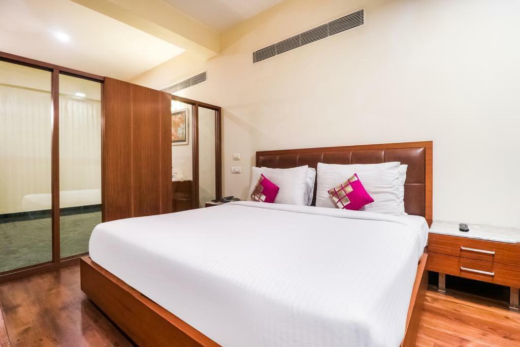 La Silver Leaf Hotell Nawāshahr Eksteriør bilde