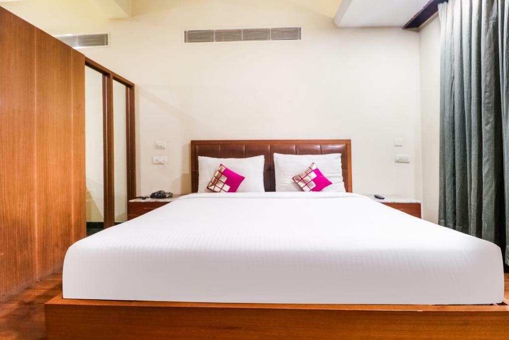 La Silver Leaf Hotell Nawāshahr Eksteriør bilde
